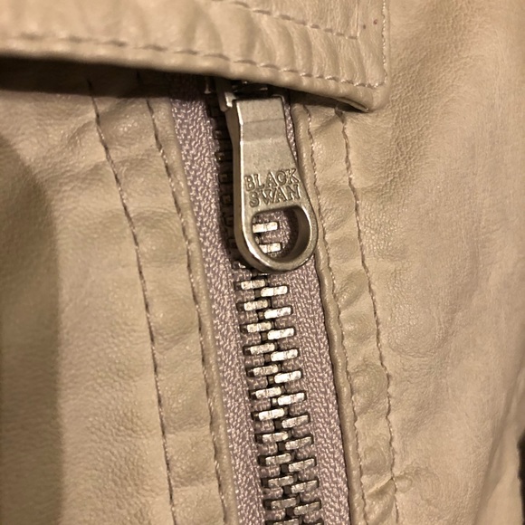 3 for $25 CREAM LEATHER JACKET Size large - Picture 5 of 8